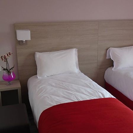 Fasthome Gonesse Buitenkant foto