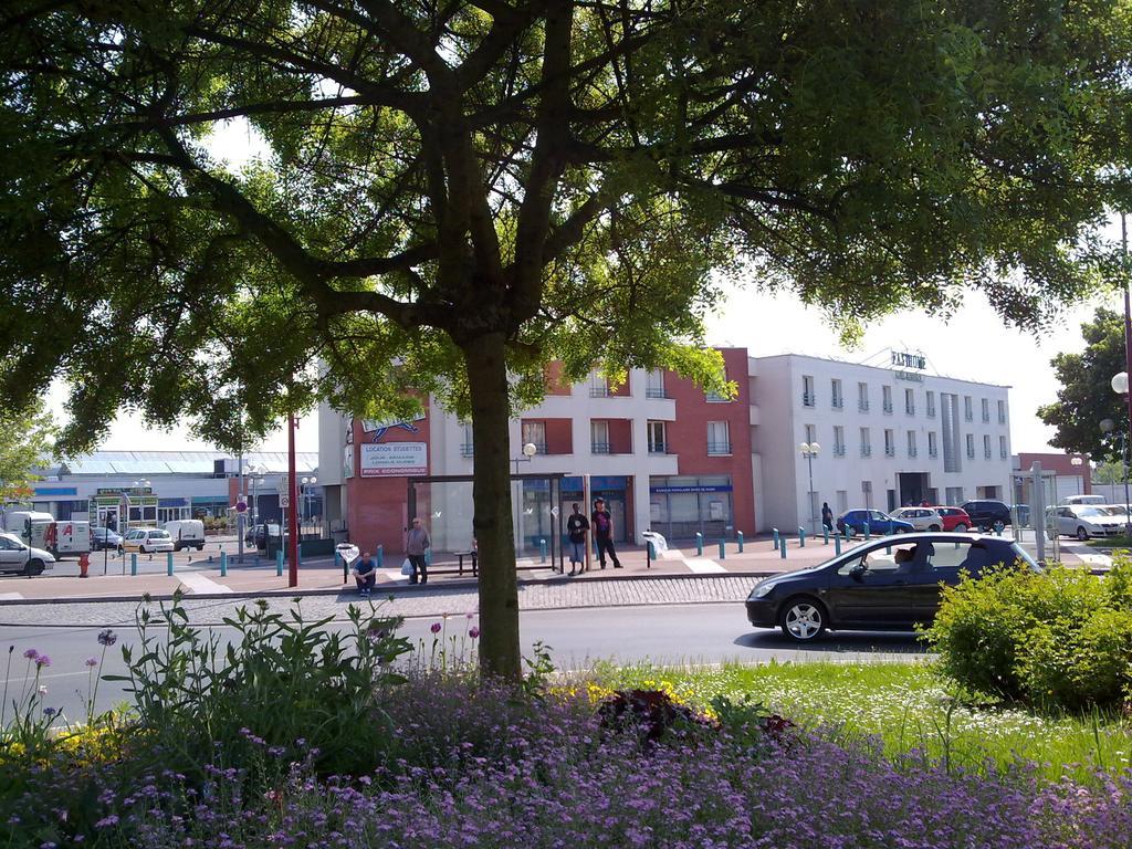 Fasthome Gonesse Buitenkant foto