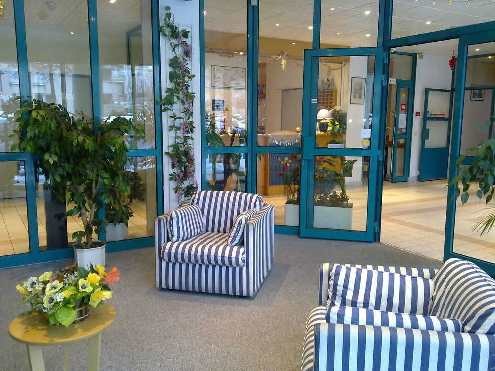 Fasthome Gonesse Buitenkant foto
