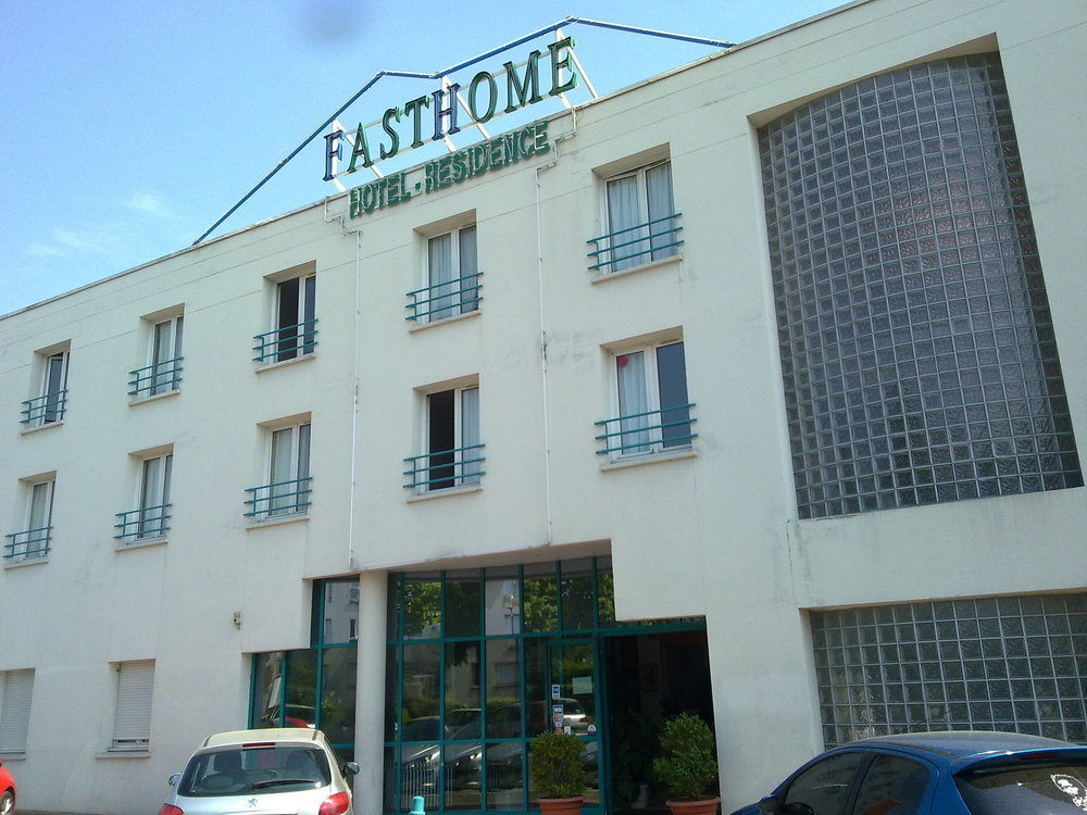 Fasthome Gonesse Buitenkant foto
