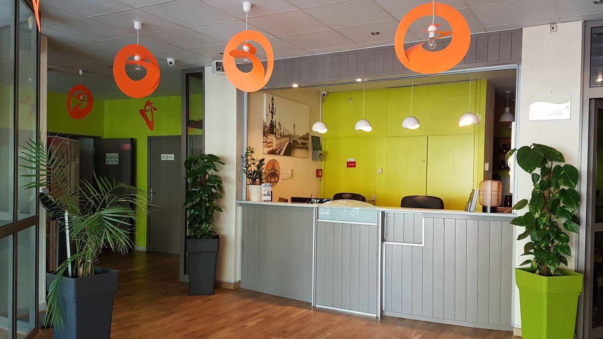 Fasthome Gonesse Buitenkant foto